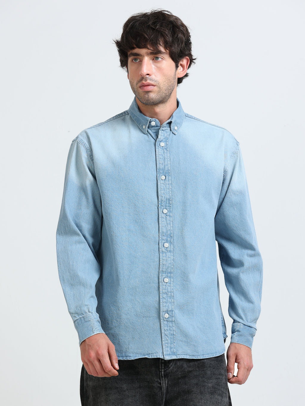 ESSENTIAL LIGHT WASH DENIM