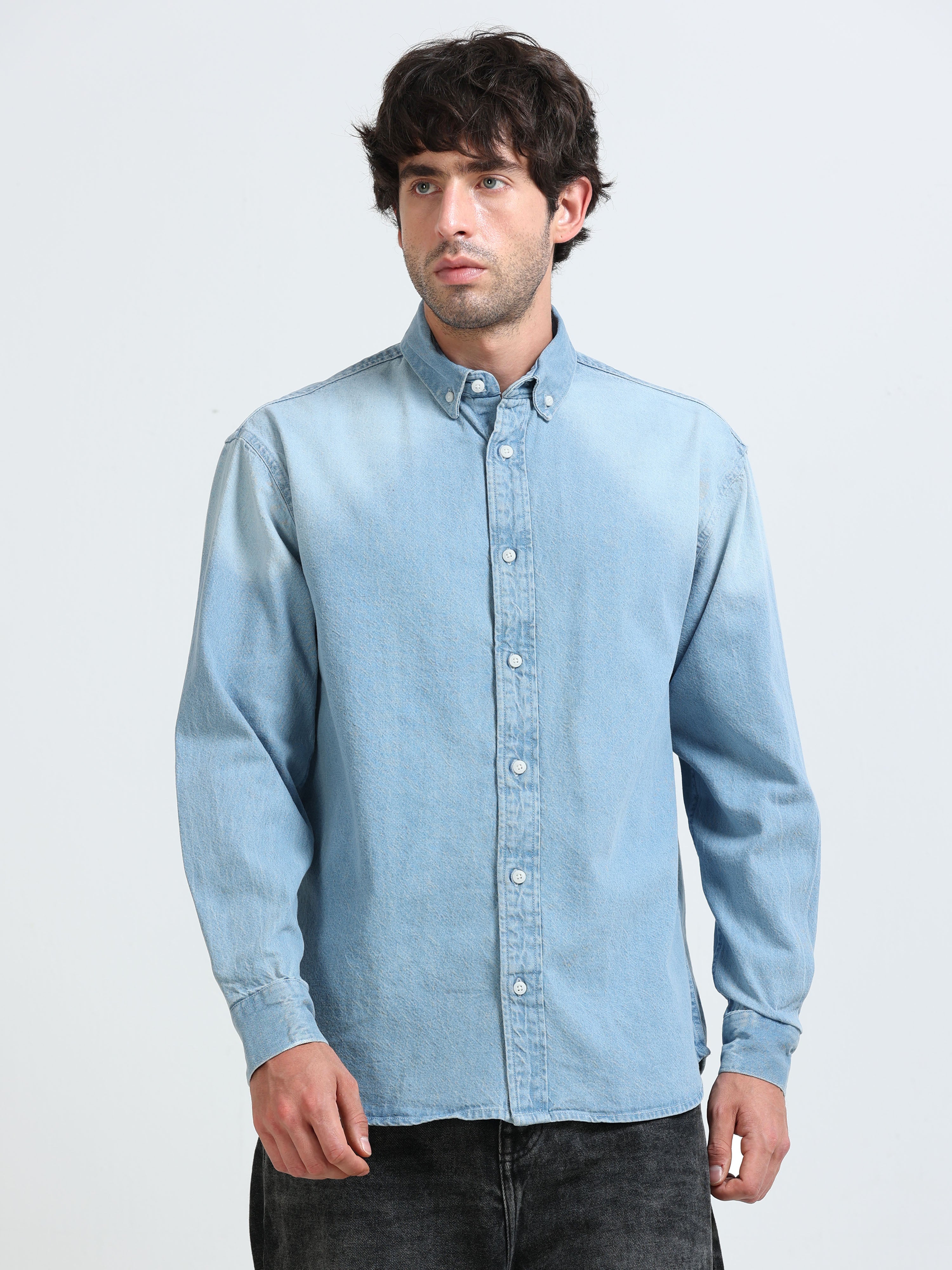 ESSENTIAL LIGHT WASH DENIM