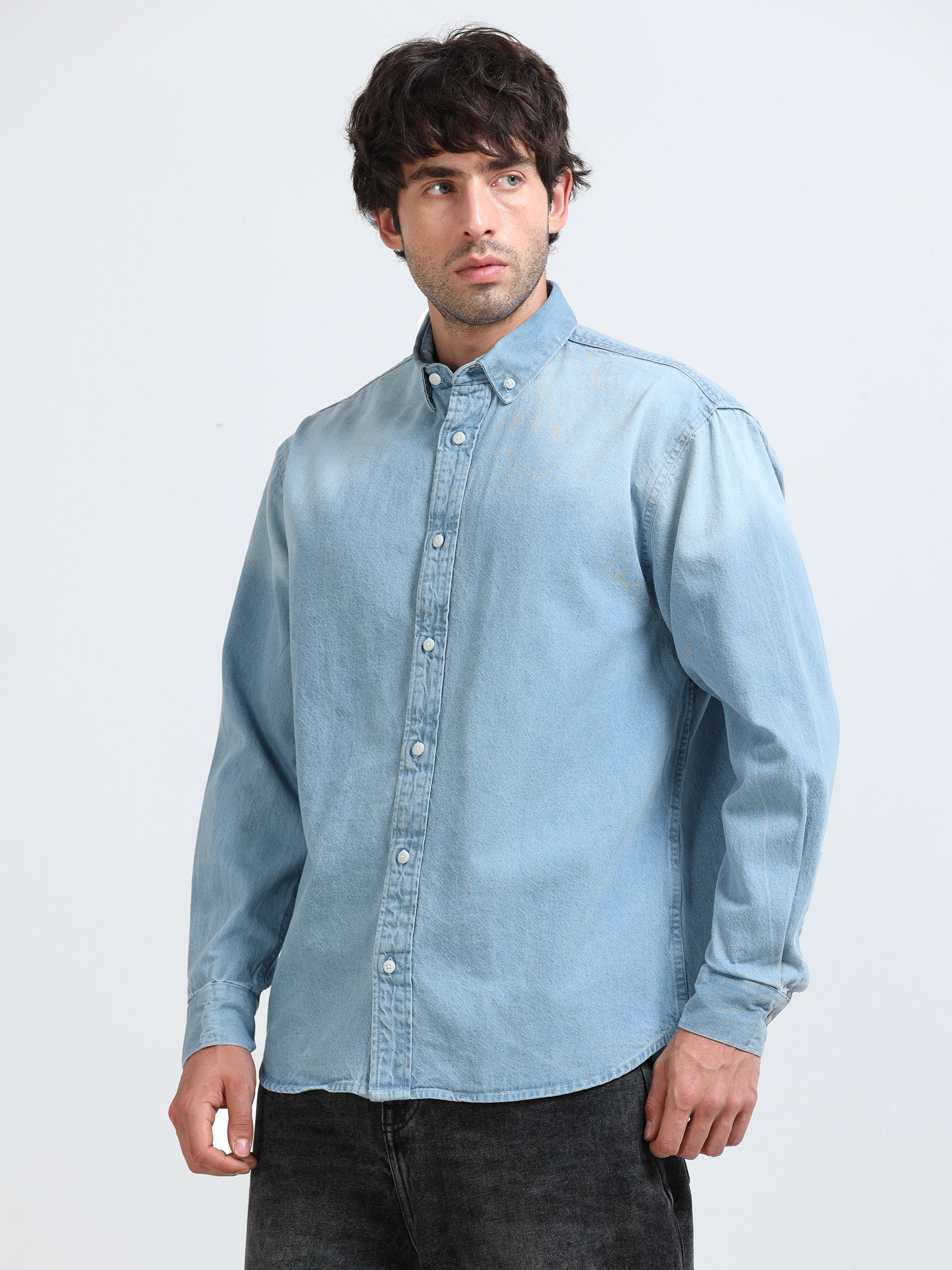 ESSENTIAL LIGHT WASH DENIM