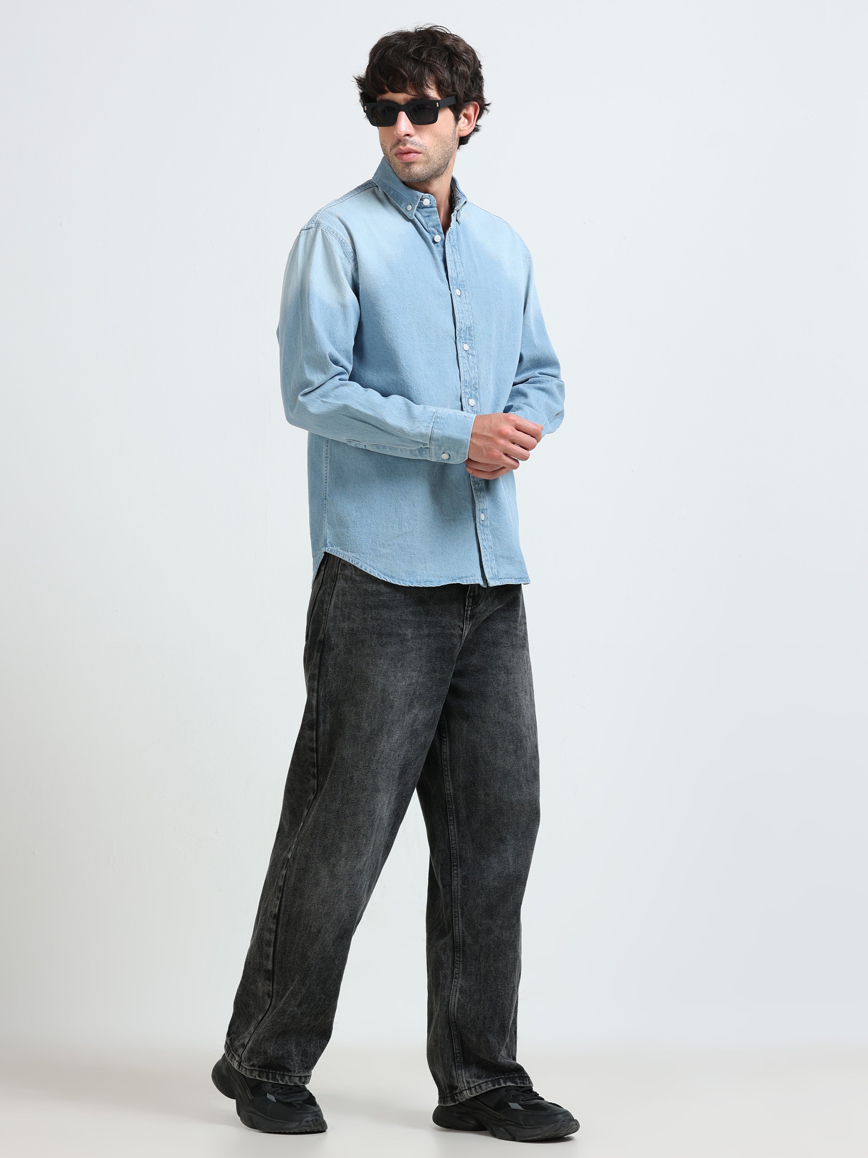 ESSENTIAL LIGHT WASH DENIM