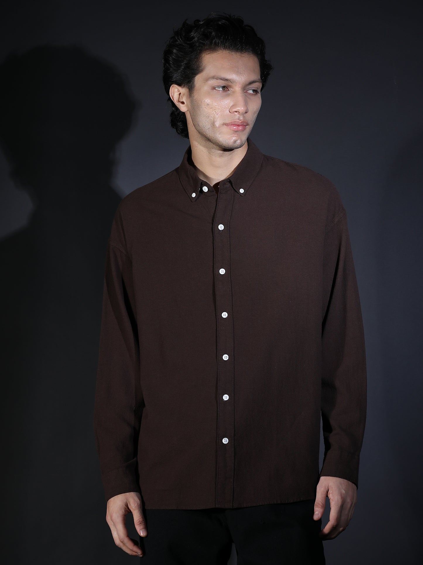 REGULAR FIT PLAIN SHIRT COFFEE