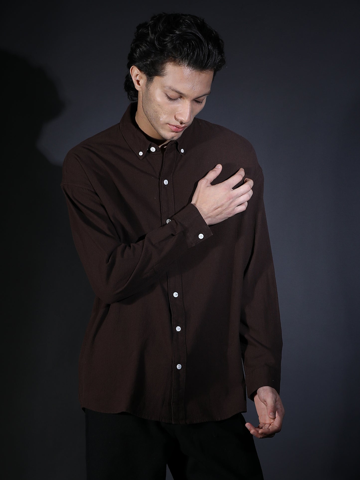 REGULAR FIT PLAIN SHIRT COFFEE